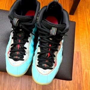 Nike foam site shoes. 6 and a half in boys, fairly used.